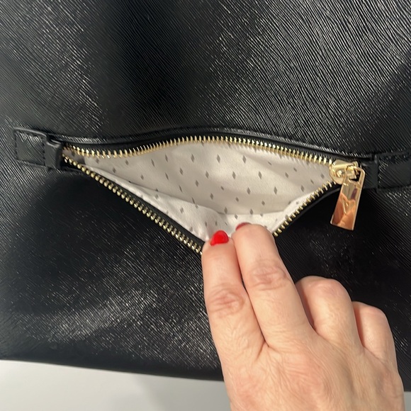 Vanessa Williams Posh Hobo Bag, Black Faux Saffiano Leather NWT - Picture 5 of 9